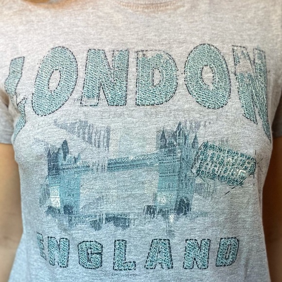 Vintage London Grey Tee - Picture 2 of 10
